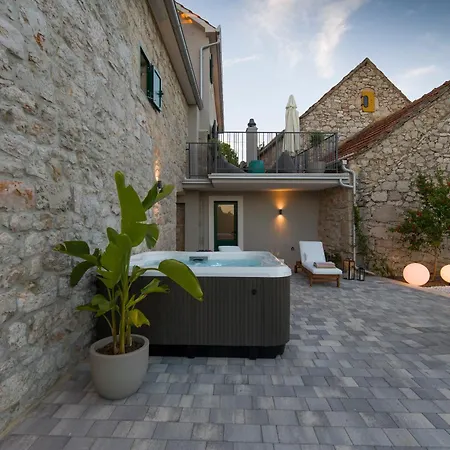 Bayne House * Cista Provo