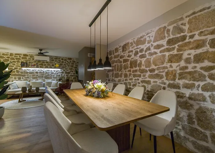 Vikendica Bayne House *
